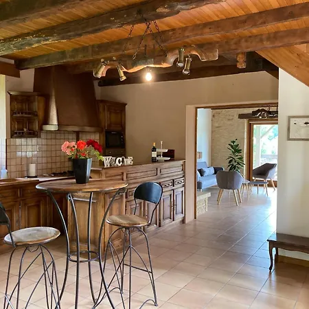 בית נופש De Charme La Pradelle *